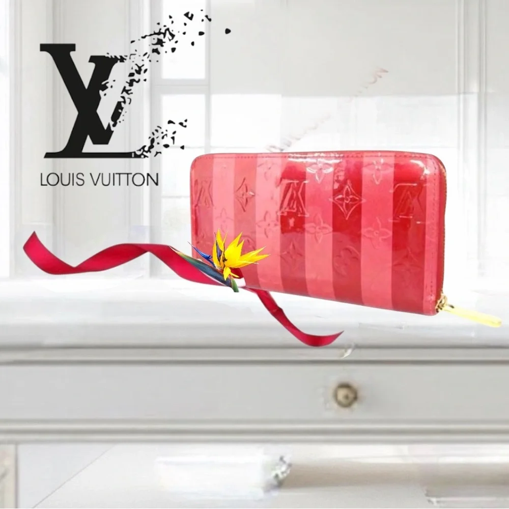 NEW! LOUIS VUITTON Monogram Vernis Rayures Zippy Wallet. Pink & Red Zip Around